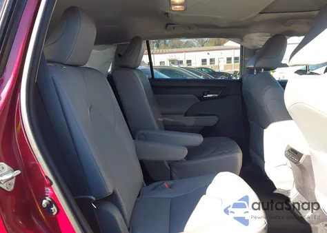 2021 Toyota Highlander Xle из США, поврежденный, VIN 5TDGZRBHXMS540972